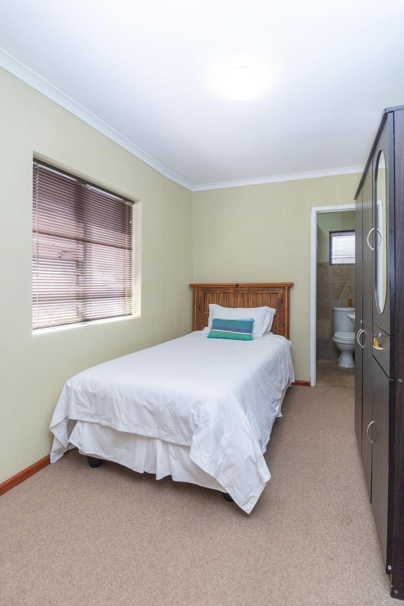 Апартаменти Whale Waters Self Catering Gansbaai Де Келдерс Екстер'єр фото